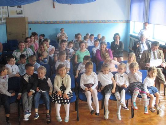 Gm. Telatyn: Dzieci z Poturzyna uczciły 100-lecie niepodległości (ZDJĘCIA)