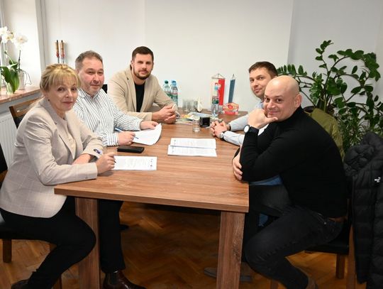 W miejscowości Rogóźno, w gminie Tomaszów Lubelski, powstanie żłobek. Władze podpisały umowę z wykonawcą.