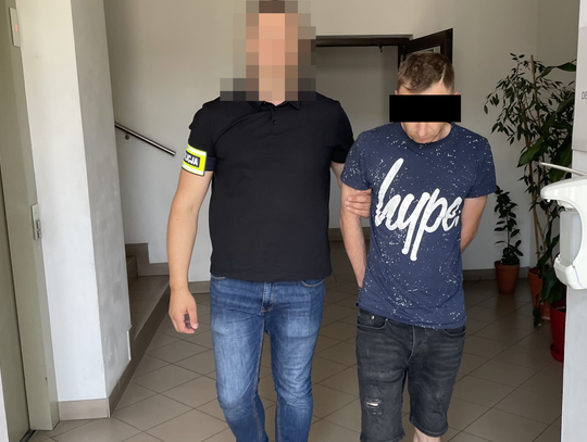 32-latek z gm. Tomaszów Lubelski odpowie za kradzież pieniędzy.