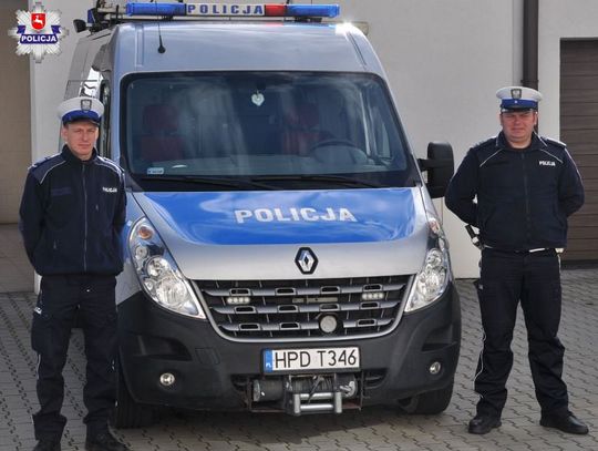 Gm. Tomaszów Lubelski: Pijany zaczął tracić oddech. Z pomocą ruszyli policjanci z drogówki