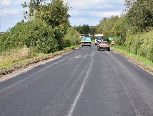 Gm. Werbkowice: Trwa remont powiatowej drogi. Płaci starostwo