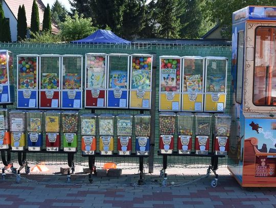 Policjanci ustalili i zatrzymali sprawców, którzy w Okunince włamywali się do automatów typu boxer oraz automatów z kulkami.