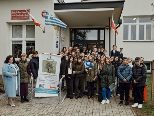 Gm. Zamość: Były wycieczki, językowe łamańce i pierogi. Szkoła w Borowinie Sitanieckiej gościła Greków
