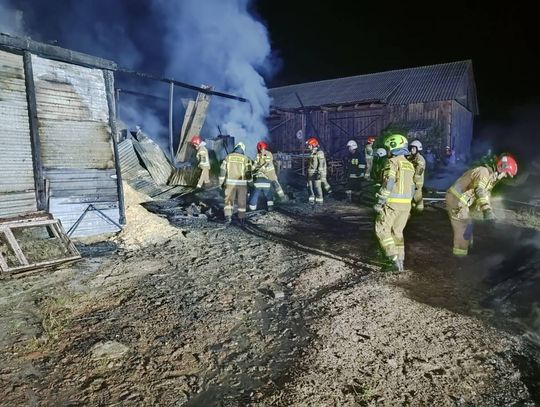 Gmina Adamów: Pożar stolarni w Bliżowie. Strażacy walczyli z ogniem 3 godziny