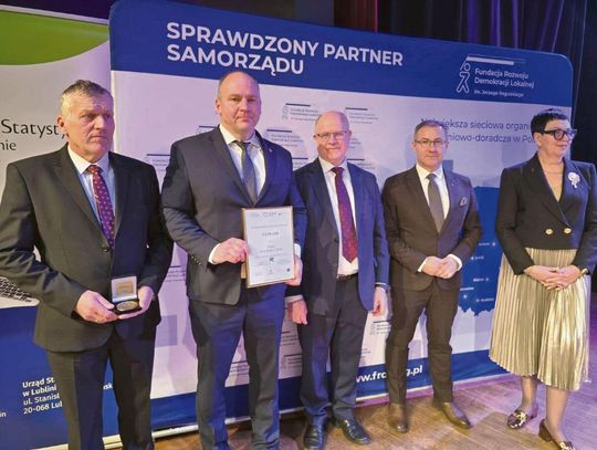 15 stycznia podczas uroczystej Gali Rankingu Gmin Lubelszczyzny 2025 w Janowie Lubelskim podano wyniki tego plebiscytu. Gmina Dołhobyczów została wyróżniona tytułem Lidera Powiatu Hrubieszowskiego.