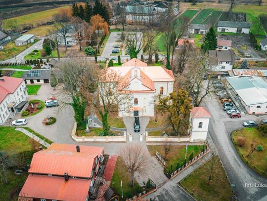 Wymieniono dach na kościele w Grabowcu.