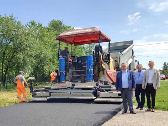 Gmina Jarczów: Kończy się remont drogi. W planach są już nastepne