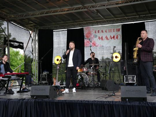 Gmina Nielisz: Magiczny koncert w Stawie Noakowskim. Z dedykacją dla mam