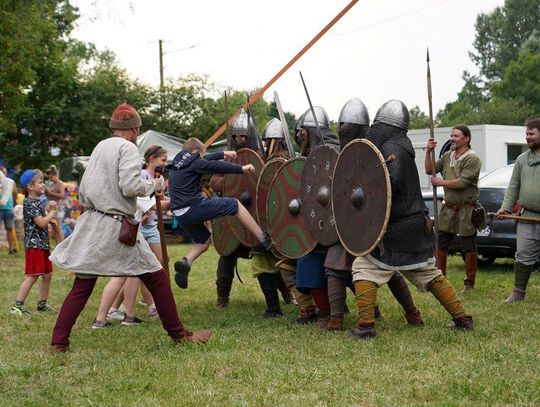 Gmina Sułów: Piknik Archeologiczny w Sąsiadce. Niesamowite pokazy historyczne