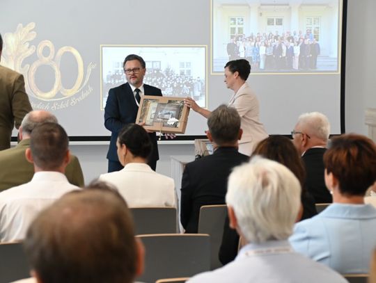 Społeczność Zespołu Szkół i Placówek Oświatowych w Zwierzyńcu świętowała 19 czerwca 80-lecie swojej działalności.