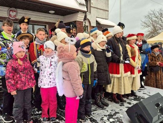W ubiegłym roku w gminie Zwierzyniec urodziło się tylko 25 dzieci. Na zdjęciu Wspólne Noworoczne Kolędowanie w Zwierzyńcu.