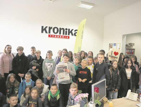Uczniowie Szkoły Podstawowej im. Marii Konopnickiej w Bodaczowie w redakcji „Kroniki Tygodnia”.