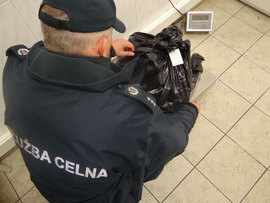 Granica: Nawet 700 kilogramów jedzenia tygodniowo trafia do utylizacji