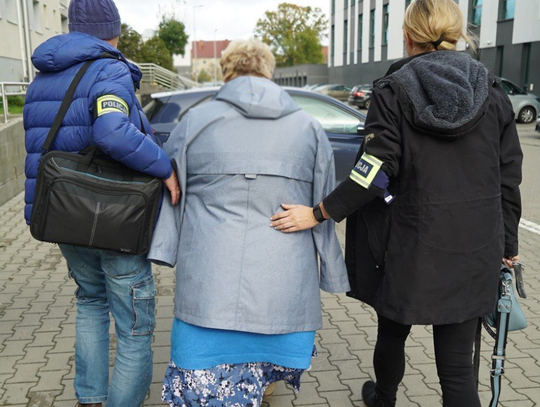Kilkadziesiąt milionów złotych. Tyle dotacji samorządowych wyłudziła zorganizowana grupa przestępcza. Tworzyły ją dyrektorki szkół.