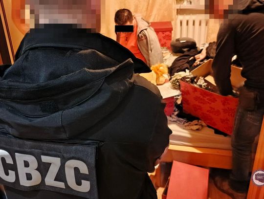 Przedsiębiorczy lider – mężczyzna z Bielska-Białej – deklarował działalność gospodarczą jako sposób na „pranie” dochodów pochodzących z przestępstwa.