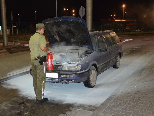 Hrebenne: Pogranicznicy ugasili płonący samochód