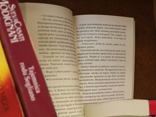 Hrubieszów: Jak przez lupę. Książki z dużymi literami w bibliotece