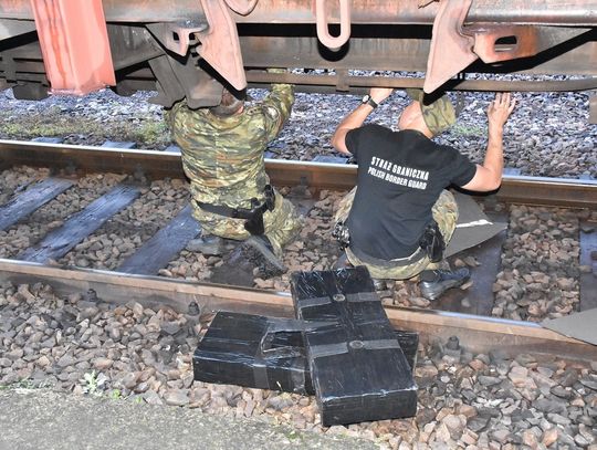Hrubieszów: Kontrabanda schowana w podwoziu pociągu