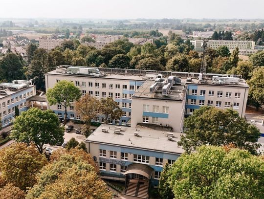 Przedstawiciele władz powiatu hrubieszowskiego oraz dyrekcji tamtejszego szpitala wielokrotnie podkreślali, że badania będą w pełni refundowane przez Narodowy Fundusz Zdrowia (NFZ), a sama inwestycja w pracownię rezonansu nie jest wstępem do prywatyzacji hrubieszowskiego szpitala.