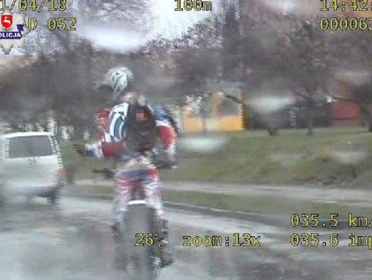 Hrubieszów: Policyjny pościg za motocyklistą. 22-latek narozrabiał
