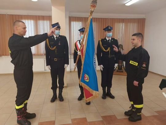 Hrubieszów: Uroczystość w komendzie. Strażacy złożyli ślubowanie