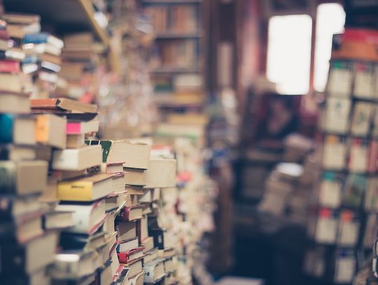 Hrubieszów: Zbiórka książek w bibliotece. Zawiozą je do Nowowołyńska