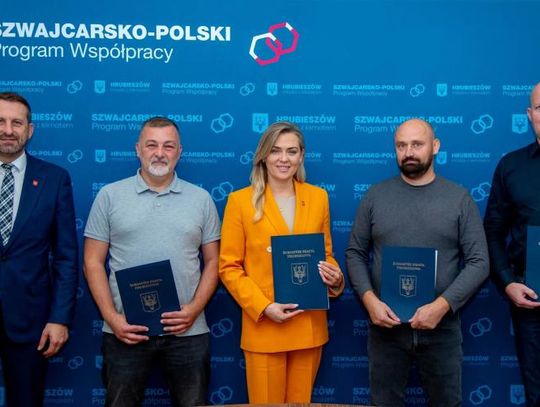 Władze miejskie Hrubieszowa zawarły umowy na budowę i przebudowę nowoczesnej infrastruktury dla rowerzystów oraz pieszych przy ulicach: Stanisława Basaja „Rysia” oraz Wyzwolenia.