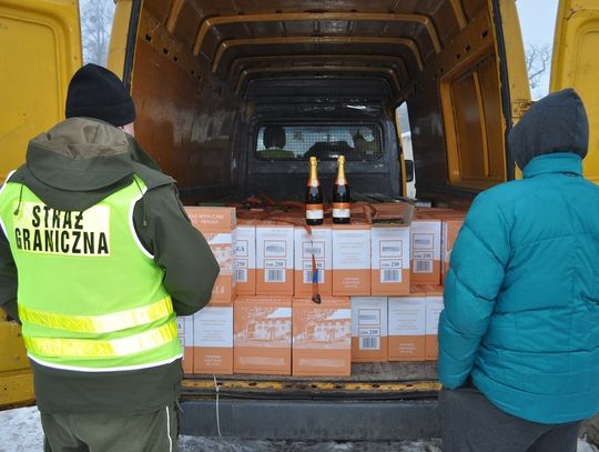 Hrubieszowskie: Ukraińcy stracili towar. Tysiące litrów wina przejęła straż graniczna