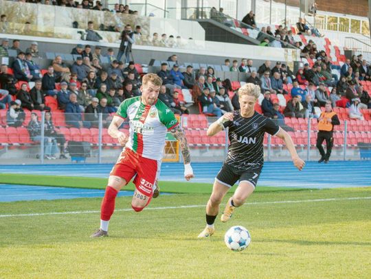 Hetman Zamość odzyskał radość z gry po dwóch kolejnych porażkach. W sobotę na zamojskim stadionie OSiR zespół prowadzony przez trenera Łukasza Gieresza wygrał z Tanwią Majdan Stary 7:0 (3:0).
