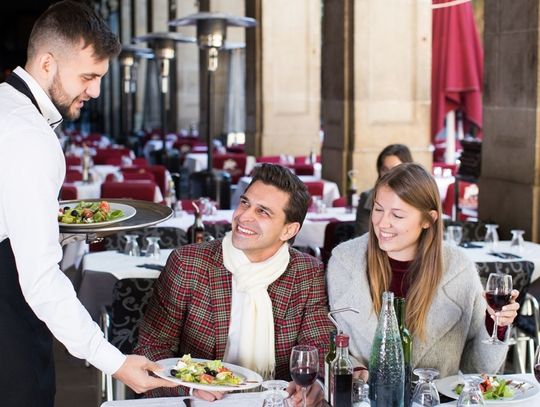 Już 1 lipca wchodzi w życie nowe prawo Unii Europejskiej związane z tzw. dyrektywą plastikową. Zbliża się kres jednorazowych opakowań w restauracjach.