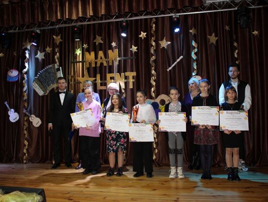 W konkursie "Mam Talent" nagrodzono uczestników w trzech kategoriach wiekowych.