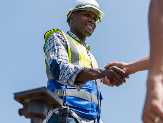 Raport WEI ujawnia: ponad 84 proc. imigrantów w Polsce pracuje.