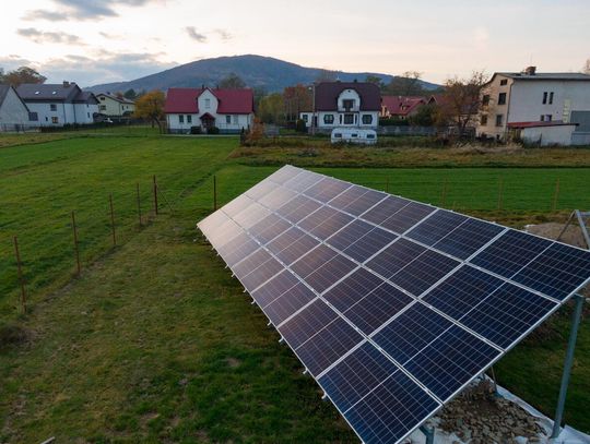 Jak działają panele solarne? Wyjaśniamy