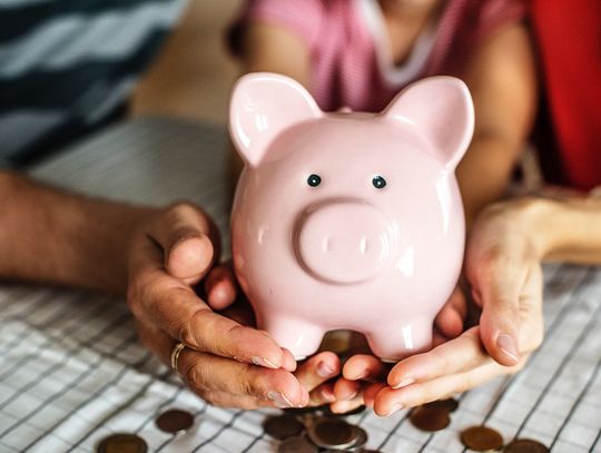 Jak oszczędzać by wyjśc z zadłużenia