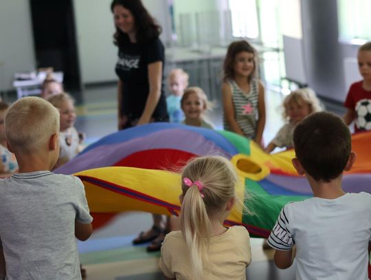 Jak żłobek wspiera rozwój dziecka? Sprawdź szczegóły na warsztatach!