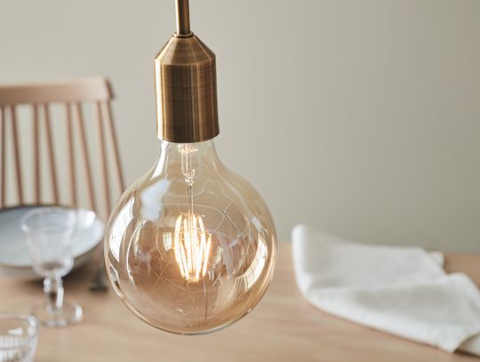 Jakie lampy do małego salonu