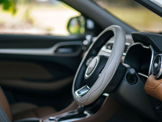 Jakie wyposażenie aut najbardziej cenią Polacy? Czym jest realne wyposażenie, a czym cena katalogowa?