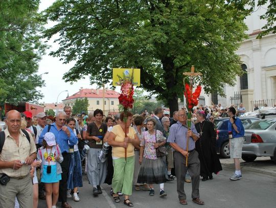 Jedne już wyszły, inne wychodzą. Na drogach będzie pełno pielgrzymów