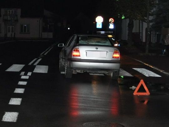 Józefów: Wypadek na pasach. Skoda wjechała w 72-latka