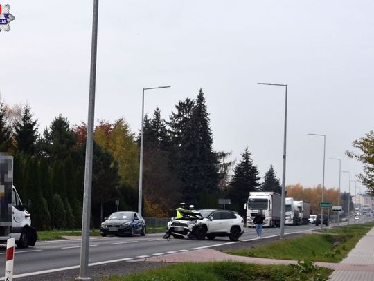 Kalinowice: Nieprawidłowo wyprzedzał. Doprowadził do stłuczki