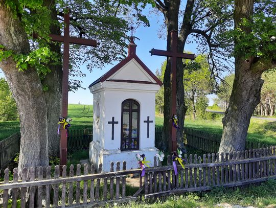 Kapliczka domkowa we wsi Peredyło w powiecie bialskim.