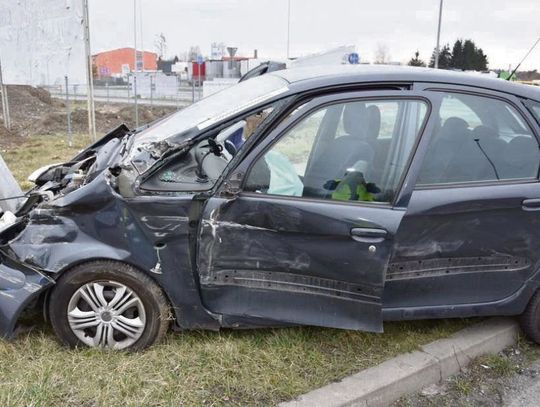 „Z ogromną satysfakcją informujemy, że w dniu 31 marca 2026 r. Sąd Okręgowy w Zamościu zmienił wyrok Sądu Rejonowego i uniewinnił naszą Klientkę od zarzucanego jej we wniosku o ukaranie czynu z art. 86 § 1 Kodeksu wykroczeń (nieustąpienie pierwszeństwa przejazdu)” – napisał adw. Adamczuk.