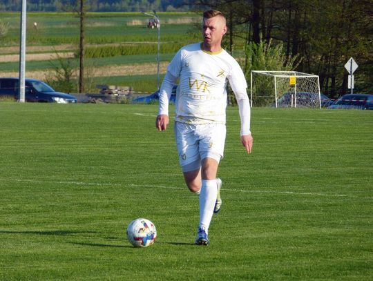 Defensywa Gromu Różaniec, którą kieruje doświadczony wychowanek Łady 1945 Biłgoraj Dawid Konopka, w rundzie wiosennej nie broni dostępu do własnej bramki tak skutecznie, jak to robiła w pierwszej części sezonu. Zespół z Różańca stracił wiosną już dwadzieścia dwa gole.