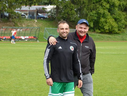 Paweł Kolbuch i kierownik Olimpiakosu Tarnogród Marcin Żmijan w końcu mieli powody do zadowolenia.