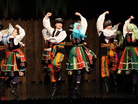 Tomaszowski Dom Kultury zaprasza na Koncert Noworoczny Zespołu Folklorystycznego „Roztocze”.