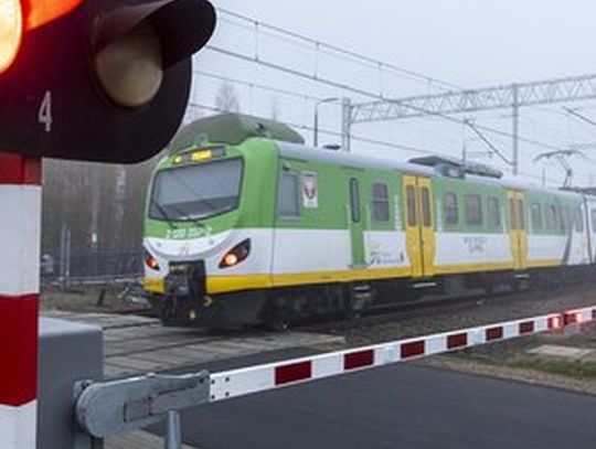 Pociągi wjeżdżający na przejazd już nie ostrzegają dźwiękowo, że się zbliżają. To ukłon w stronę osób mieszkających przy torowiskach. Ale uwaga, nie wszędzie działa ta zasada. Są wyjątki.