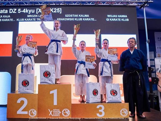 Lena Mrozik z KKT Tomaszów Lubelski podczas Międzynarodowego Pucharu Krakowa w Karate Tradycyjnym wywalczyła złoty medal.
