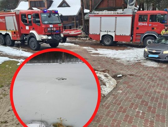 Krasnobród: Pod mężczyzną załamał się lód. Na ratunek ruszyli policjanci, strażak i burmistrz