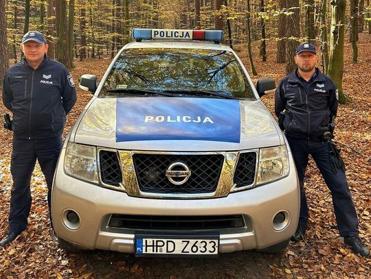 Krasnobród: Seniorki poszły na grzyby i się zgubiły. Odnaleźli je policjanci