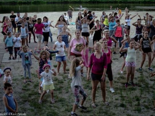 Krasnobród: Zatańcz zumbę nad zalewem w każdy wakacyjny piątek